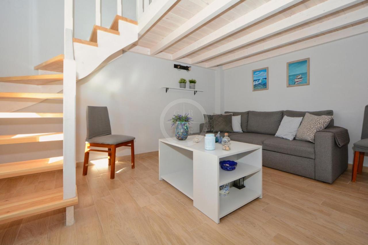 Ava Apartment